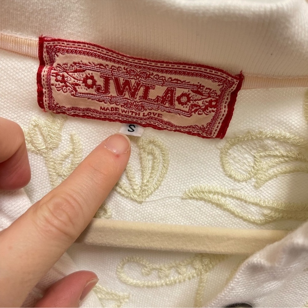 Johnny Was - White Embroidered Polo. Sz Small - Picture 10 of 11